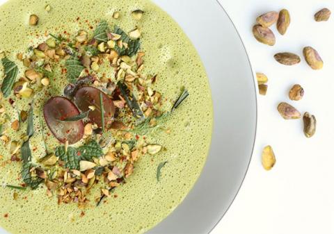 Descubre cómo el chef Seamus Mulles crea esta deliciosa receta con pistachos en este vídeo: